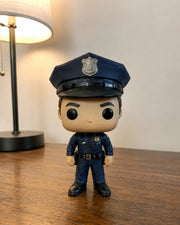 Figura 3D personalizada de policía con uniforme